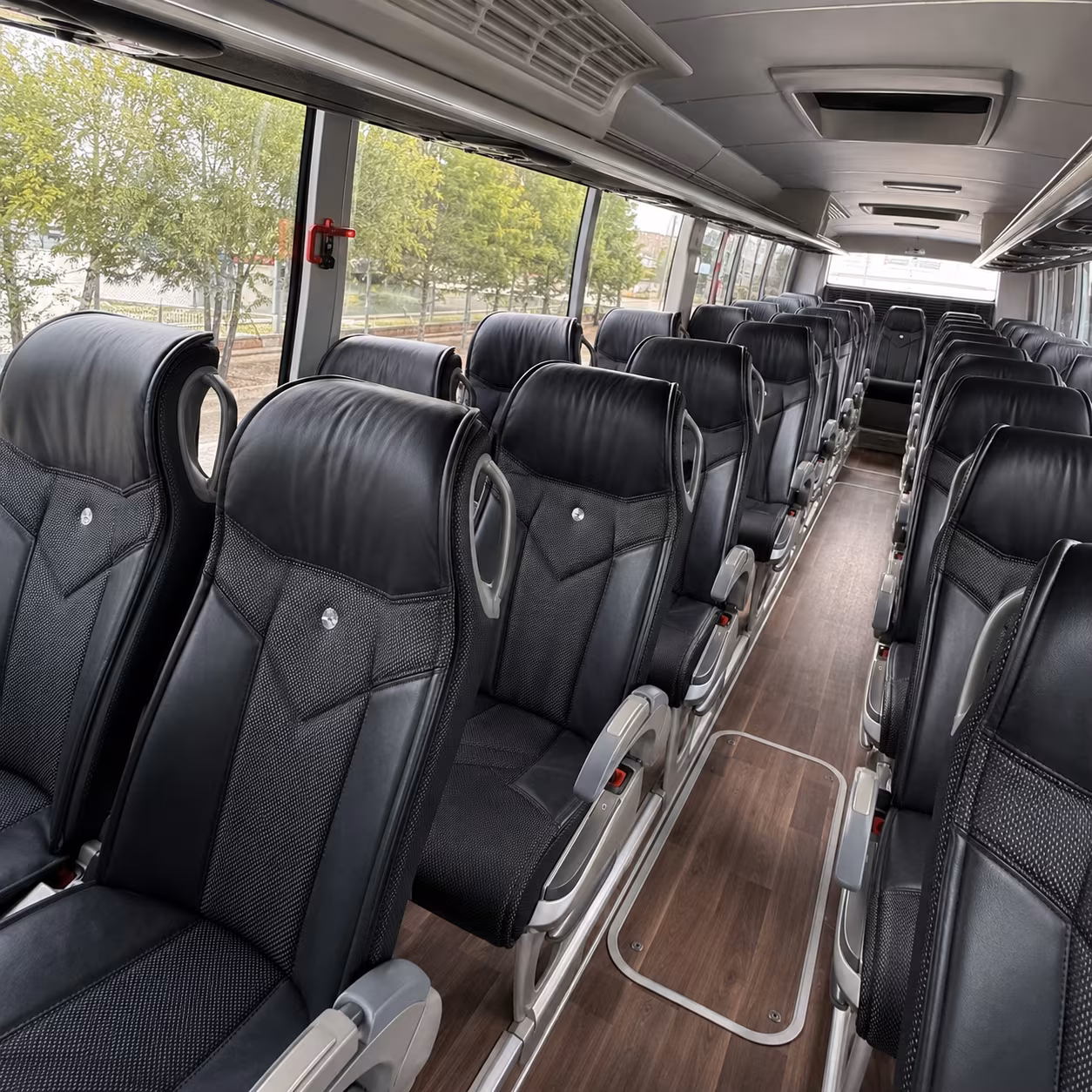 blog rent a bus to detroit zoo hero