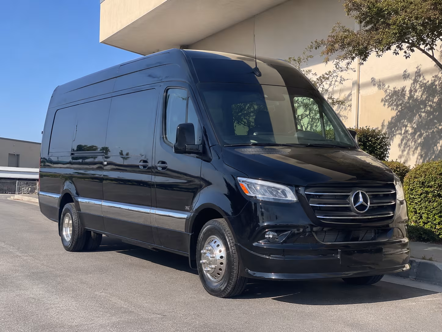 bus rental options for farmington hills trips