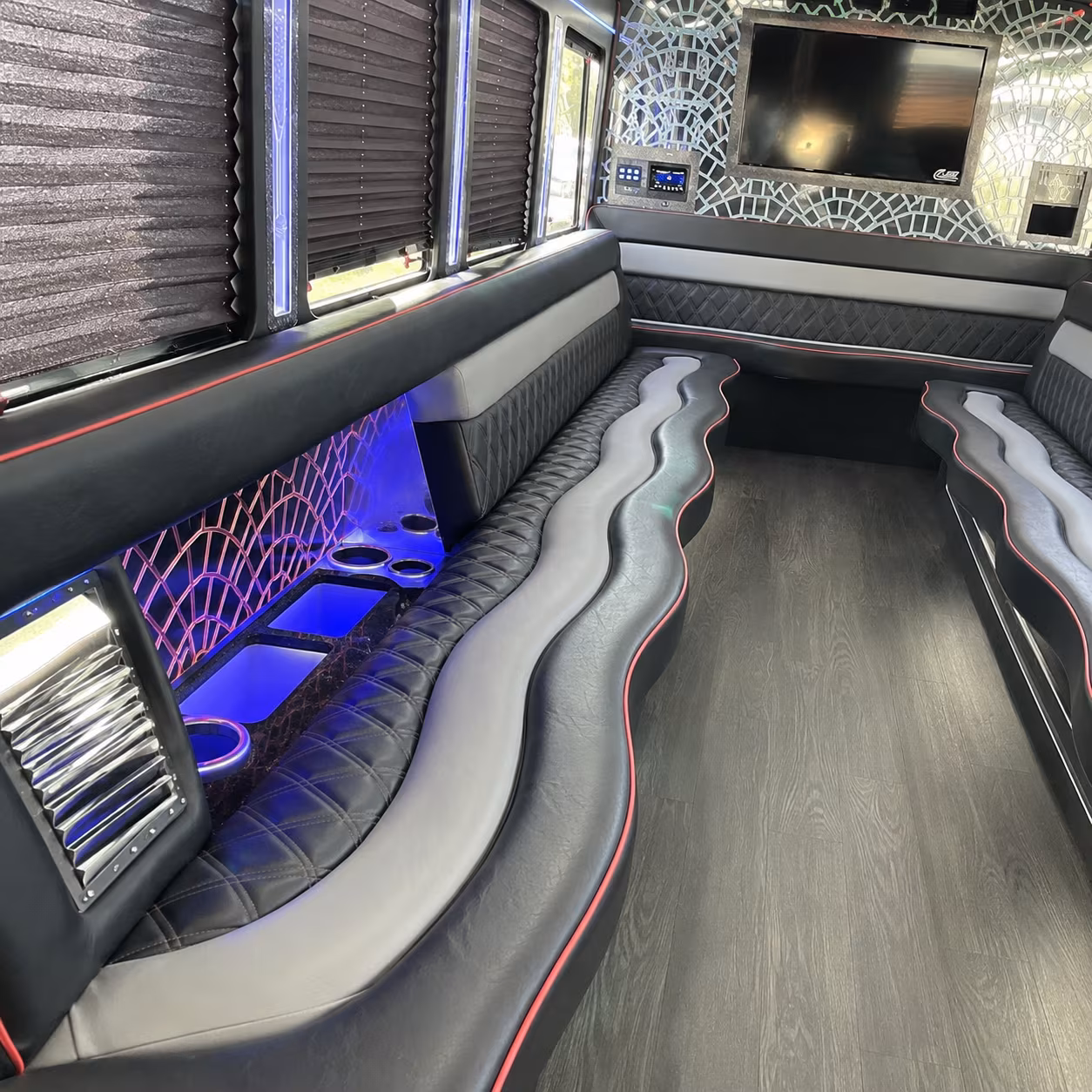 bus rentals for trade show groups heading to cobo center and tcf center from farmington hills