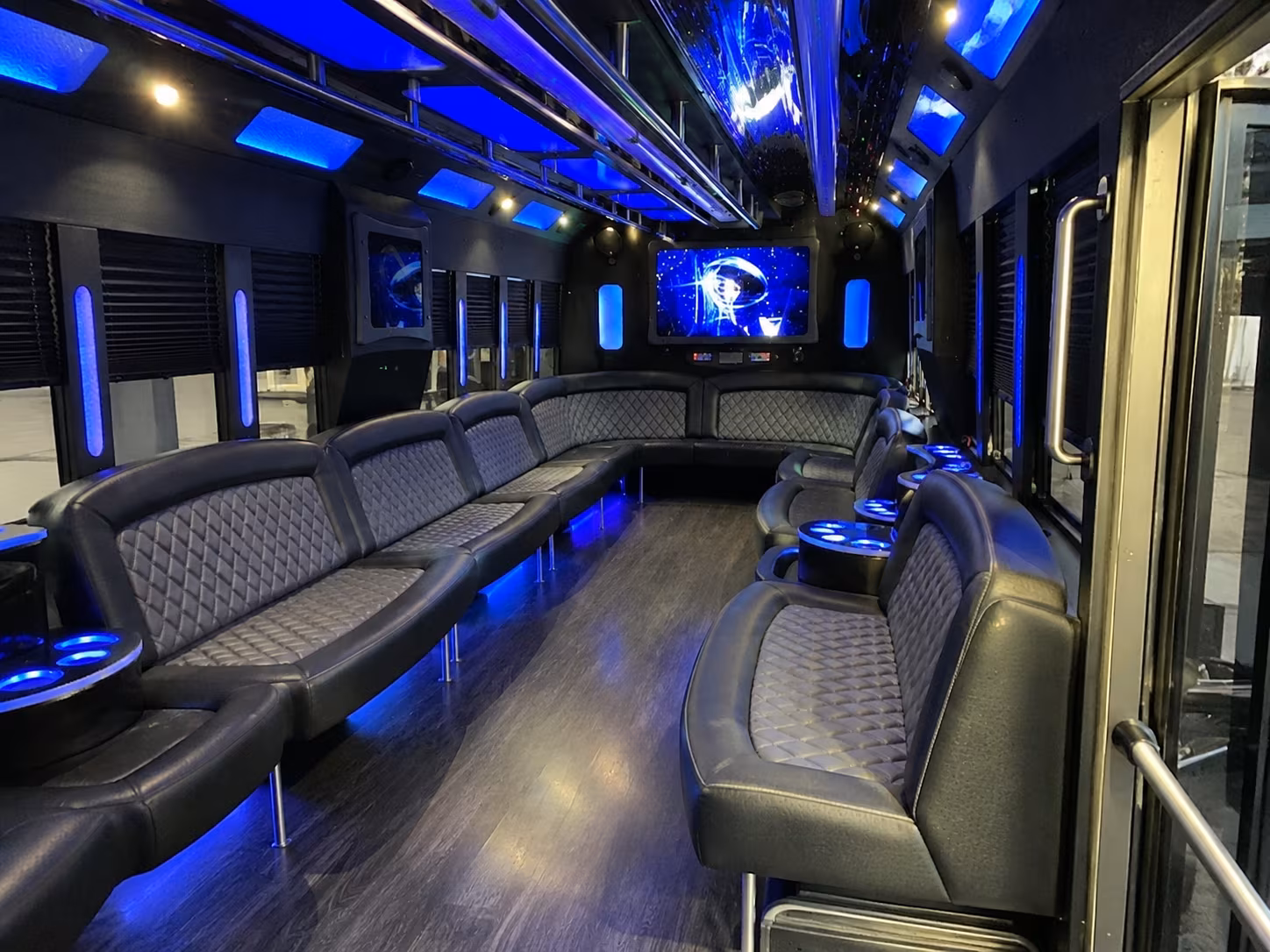 farmington hills 28 passenger party bus interior
