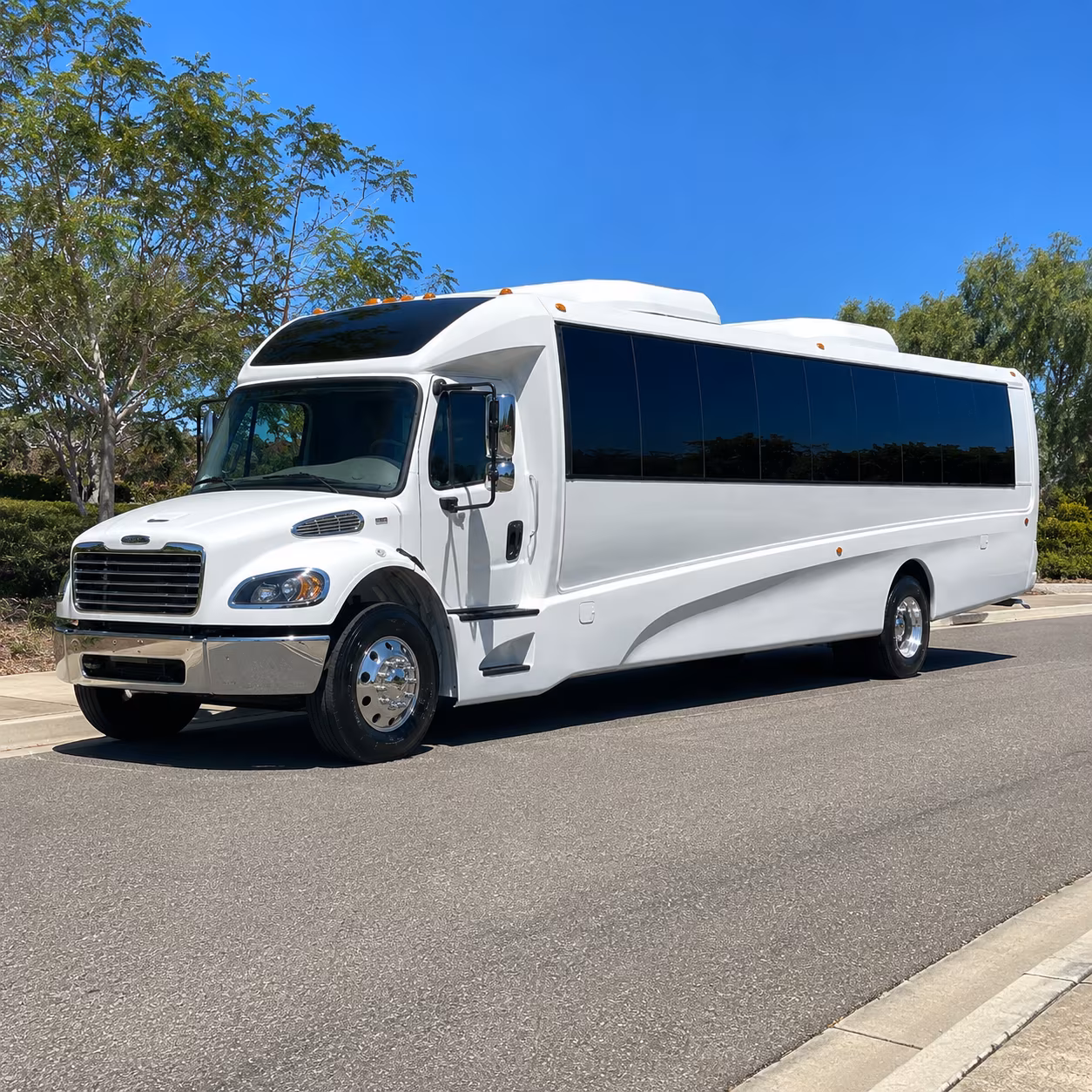 farmington hills 30 passenger minibus