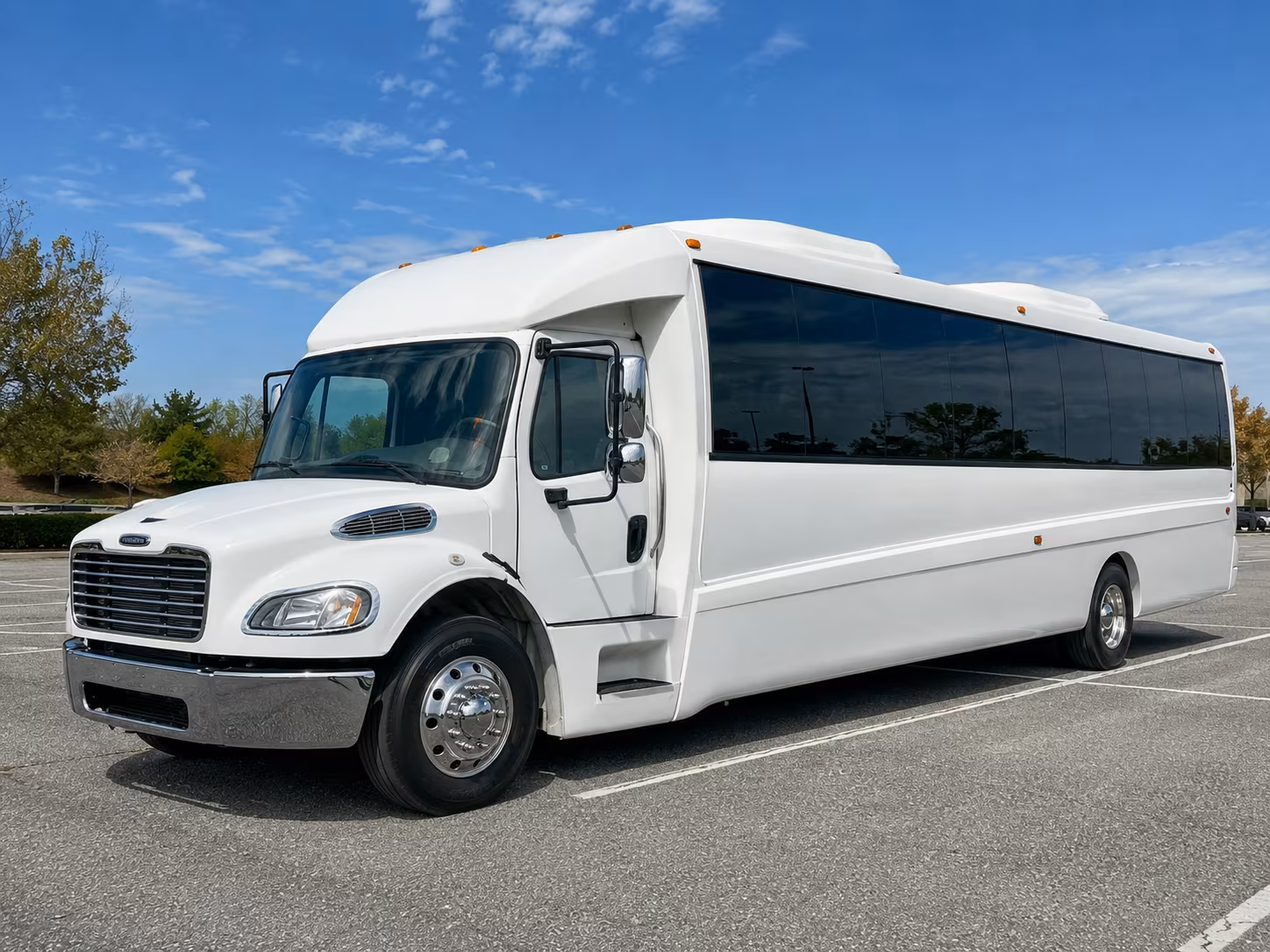 farmington hills 30 passenger party bus