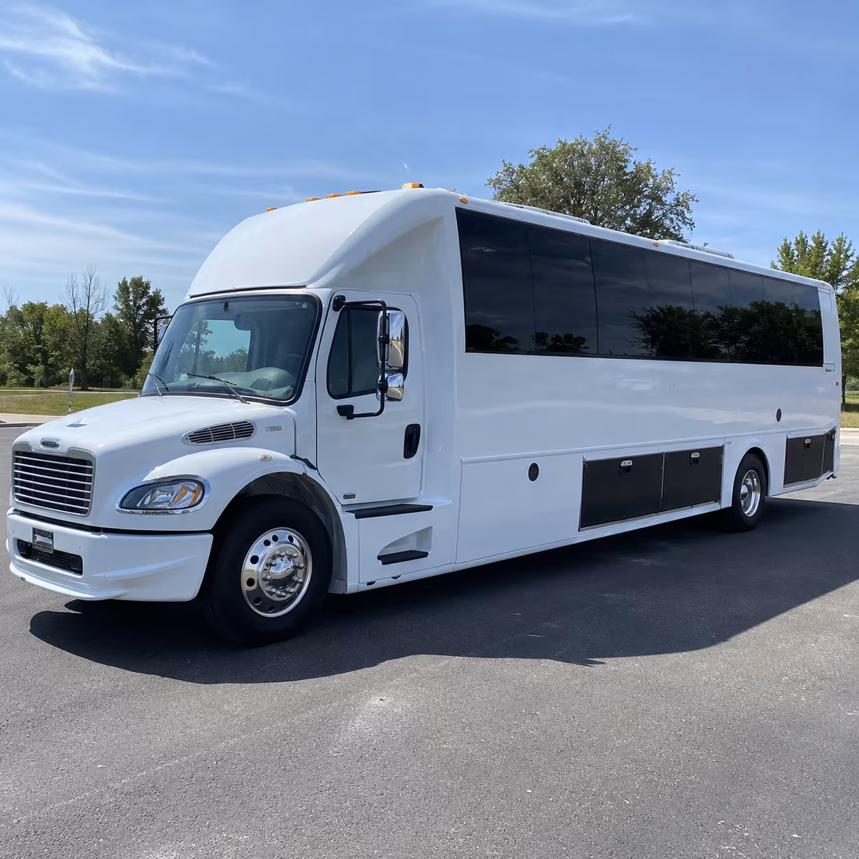 farmington hills 40 passenger party bus