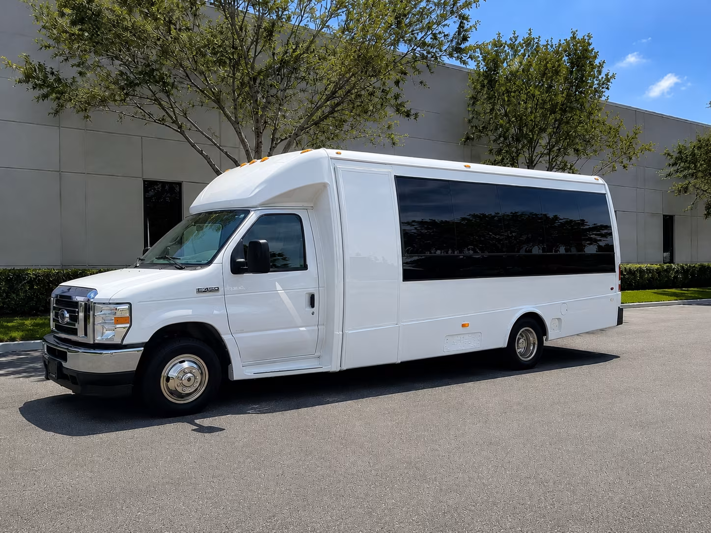 farmington hills wedding transportation
