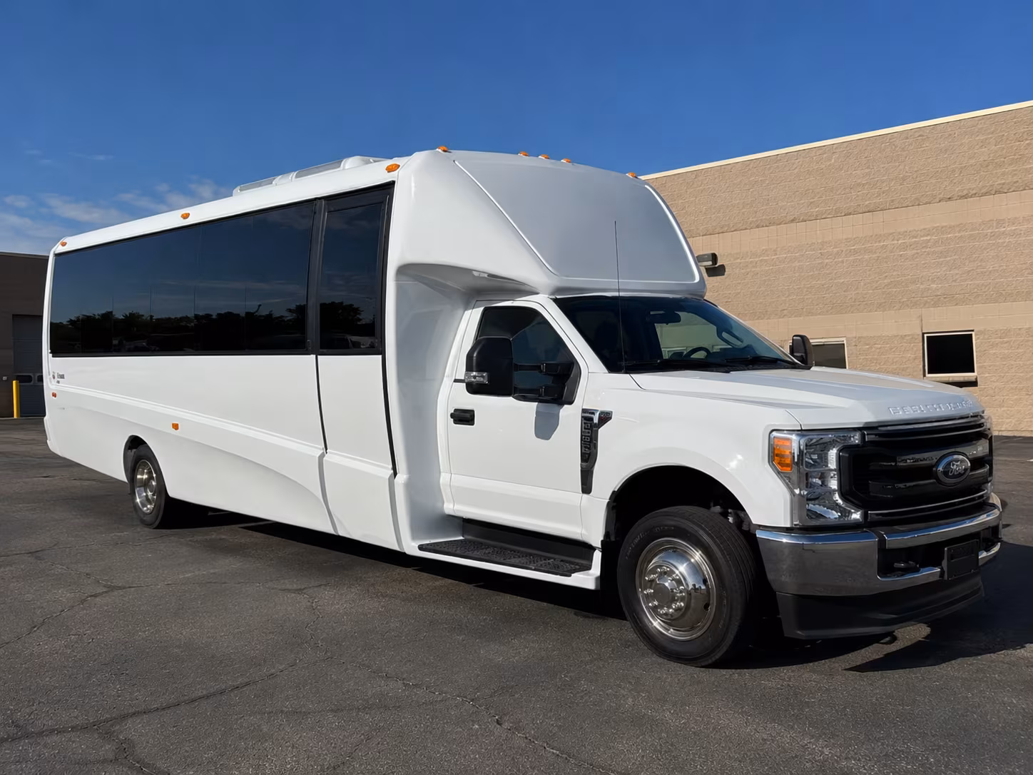 farmington hills wine tour transportation