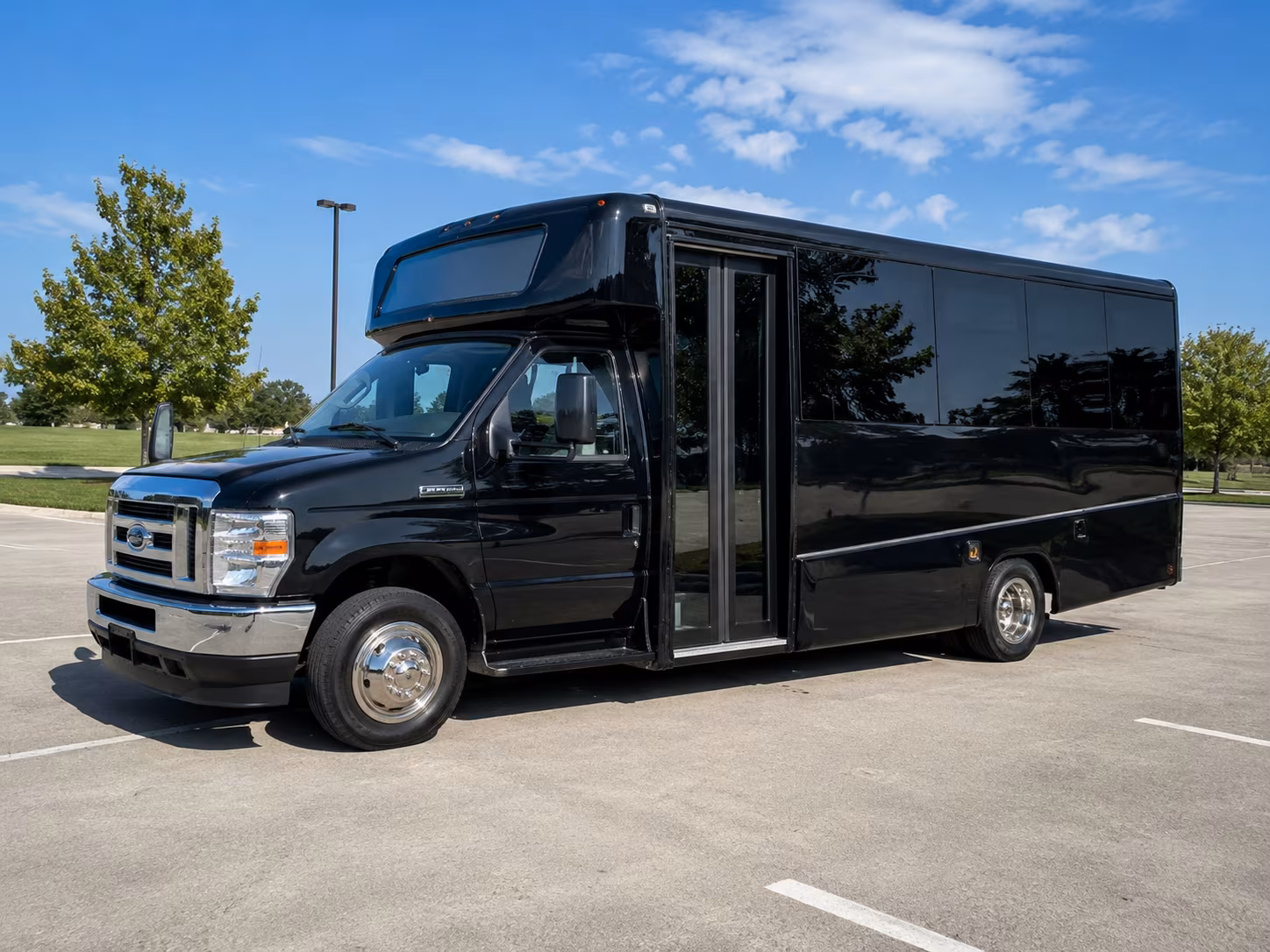 minibus rentals for small group wine tours near farmington hills