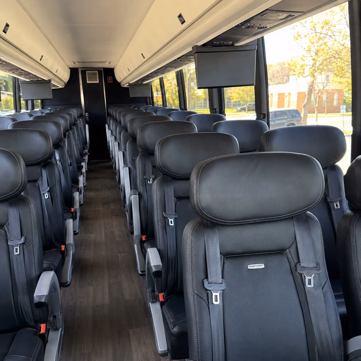 oakland county international airport shuttle buses for corporate and charter groups