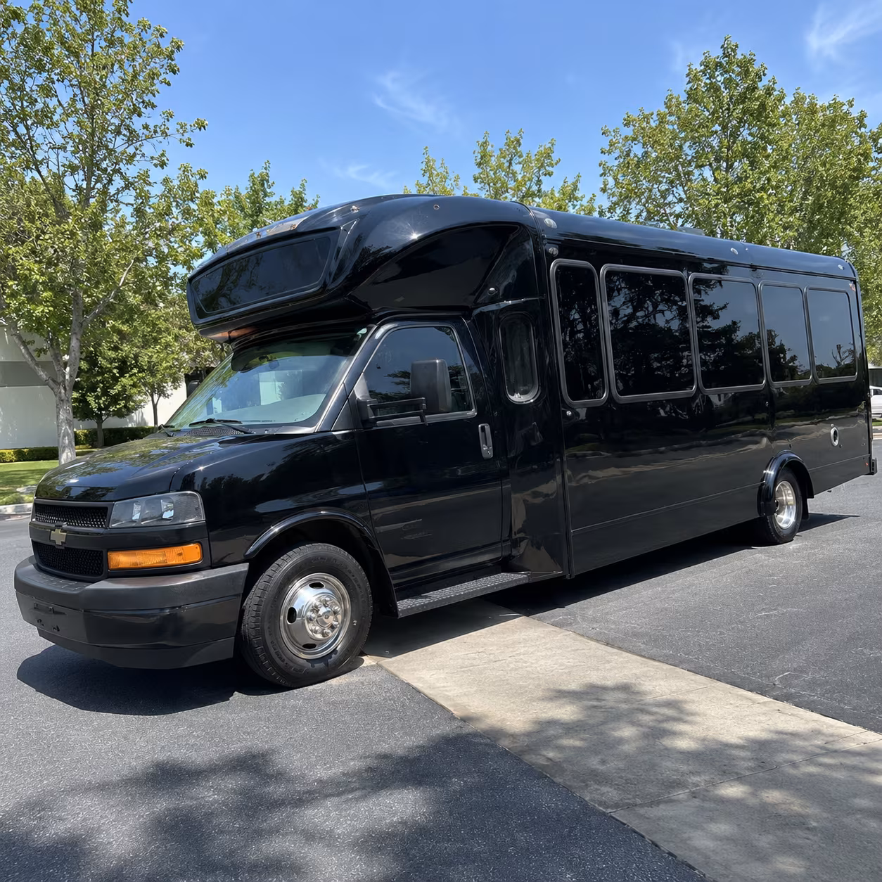school field trip buses and educational group transportation